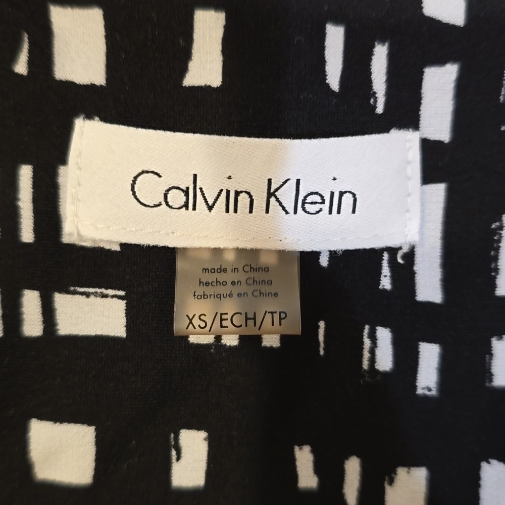 Calvin Klein top. Size XS - Picture 4 of 7